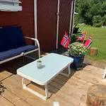 בית נופש Riverside Bliss - Cozy Near Tvedestrand With Wifi And Deck Vegårshei