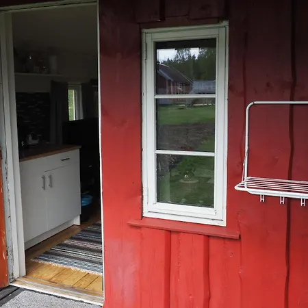 Riverside Bliss - Cozy Near Tvedestrand With Wifi And Deck *