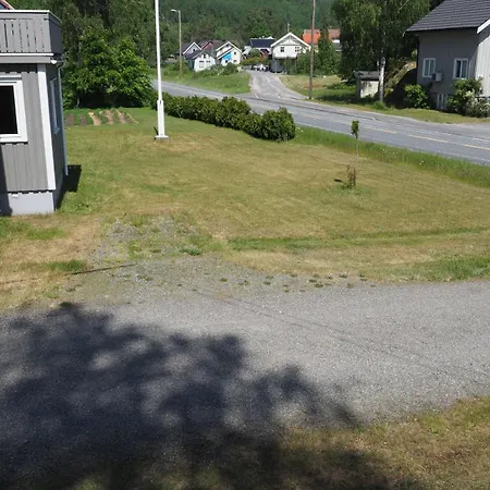 Riverside Bliss - Cozy Near Tvedestrand With Wifi And Deck * Vegarshei