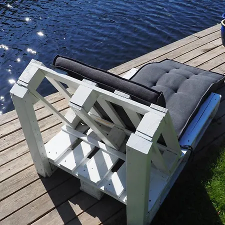 Riverside Bliss - Cozy Near Tvedestrand With Wifi And Deck * Vegarshei