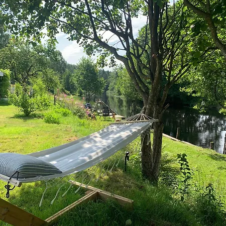 Riverside Bliss - Cozy Near Tvedestrand With Wifi And Deck Дом отдыха Vegarshei