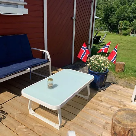 Дом отдыха Riverside Bliss - Cozy Near Tvedestrand With Wifi And Deck Vegarshei