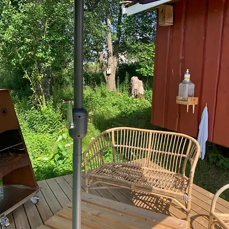 Riverside Bliss - Cozy Near Tvedestrand With Wifi And Deck * Vegarshei