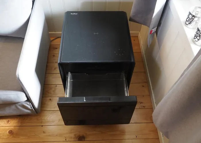 Riverside Bliss - Cozy Near Tvedestrand With Wifi And Deck