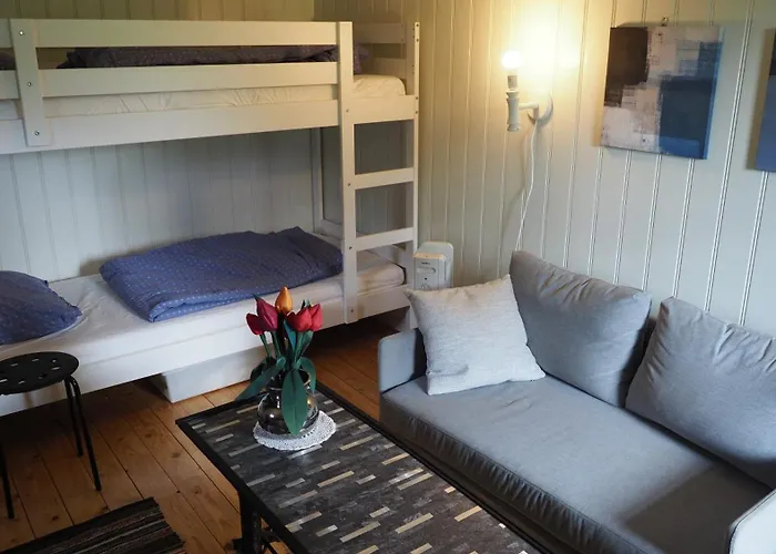 Riverside Bliss - Cozy Near Tvedestrand With Wifi And Deck Feriehus Vegårshei