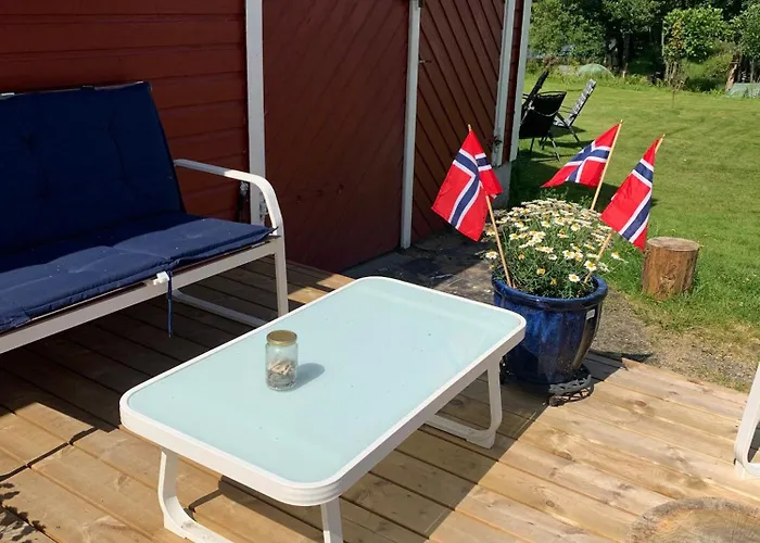 Semesterbostad Riverside Bliss - Cozy Near Tvedestrand With Wifi And Deck Vegårshei