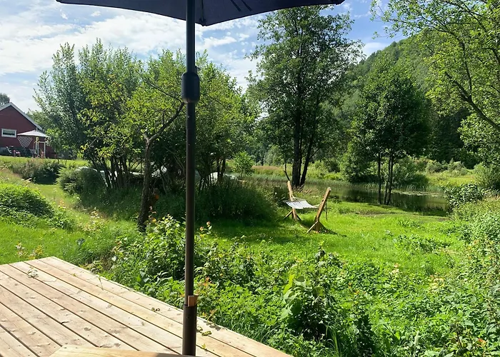 Riverside Bliss - Cozy Near Tvedestrand With Wifi And Deck Vegårshei