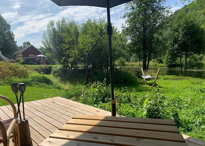Riverside Bliss - Cozy Near Tvedestrand With Wifi And Deck Semesterbostad Vegårshei